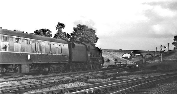 Annesley’s № 46143 Continues South towards Marylebone Station past the SMJR junction