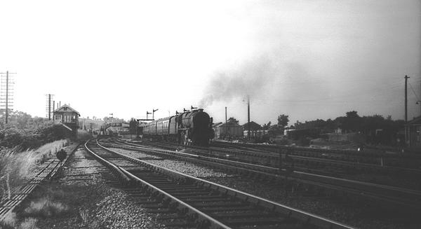 Annesley’s № 46143 Leaves Woodford Station heading south for Marylebone