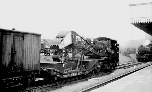 Woodford Halse Crane in Rugby Station